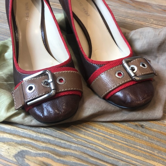 Nine West Heels with Buckles and Red Trim - Picture 2 of 8